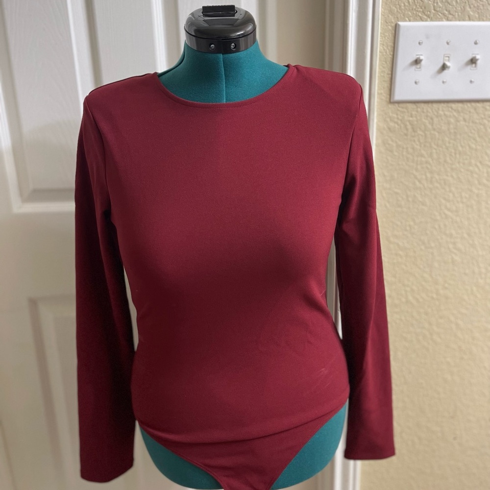 Express Ladies Top - Picture 2 of 9